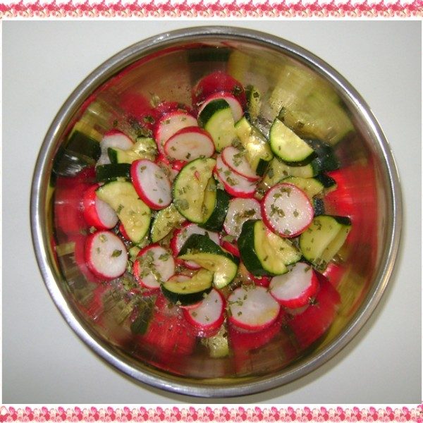 Salade colorée radis – courgette