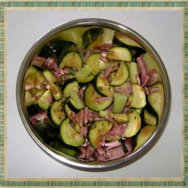 Salade fraîche courgette – concombre – jambon