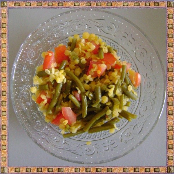 Salade tomate, lentille corail, haricot vert